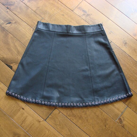 Black Faux Leather Mini Skirt Silver Grommet Festival Boho Size Medium - Picture 8 of 8